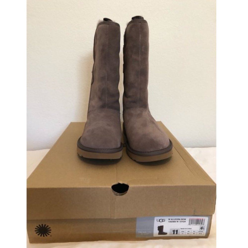 NIB UGG AUTHENTIC "ALLEGRA BOW"  Boot